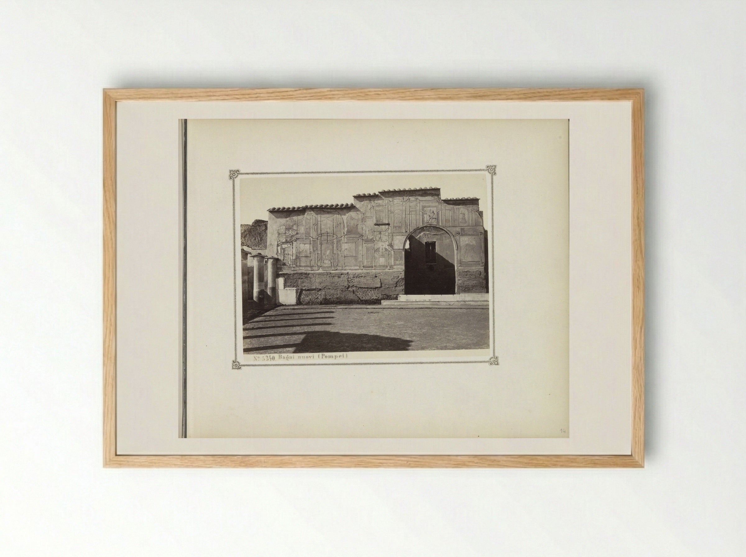 Restanten van een badhuis in Pompeï - Giorgio Sommer - Framed Print Wood