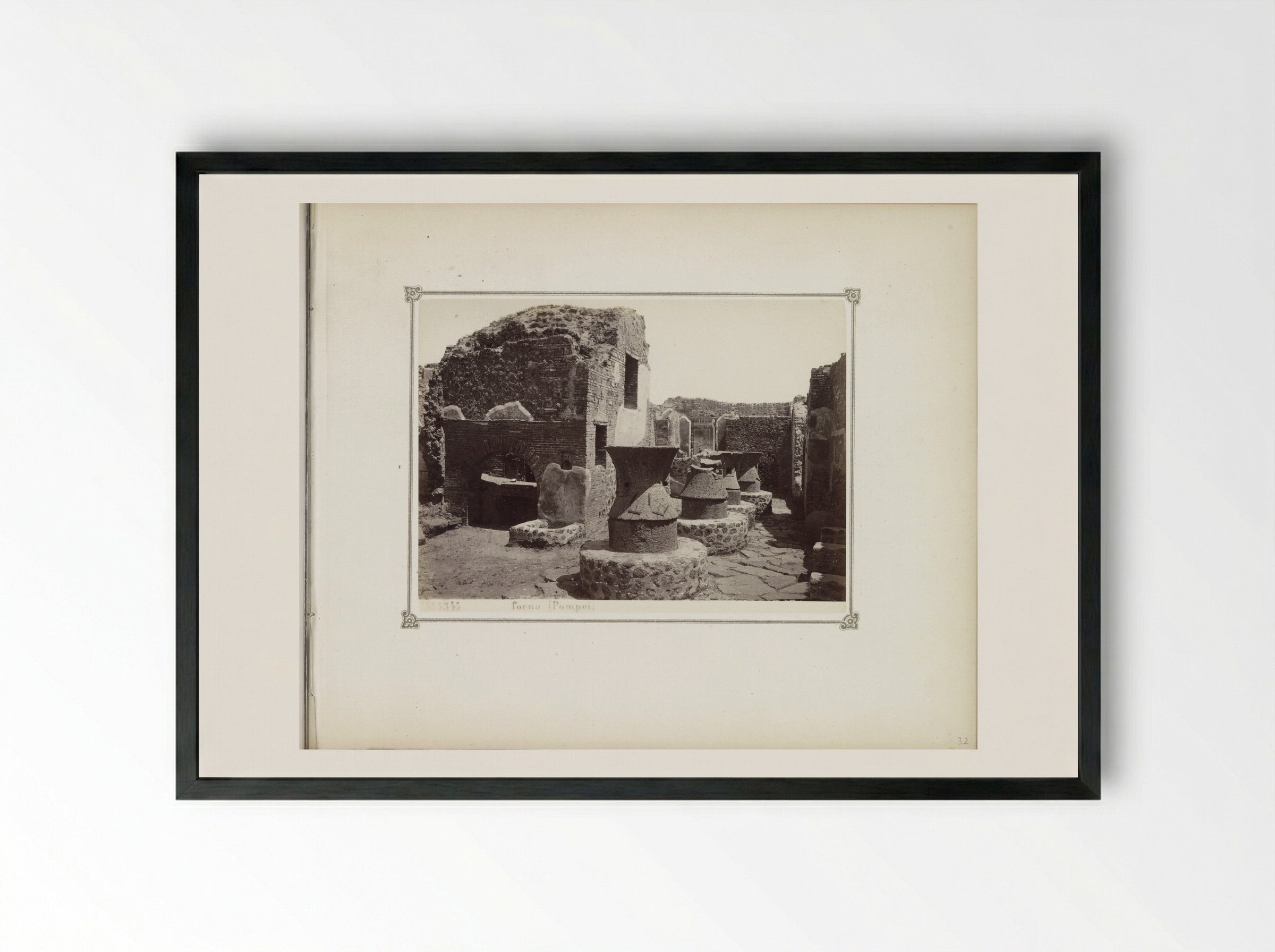 Restanten van een oven in Pompeï - Giorgio Sommer - Framed Print Black