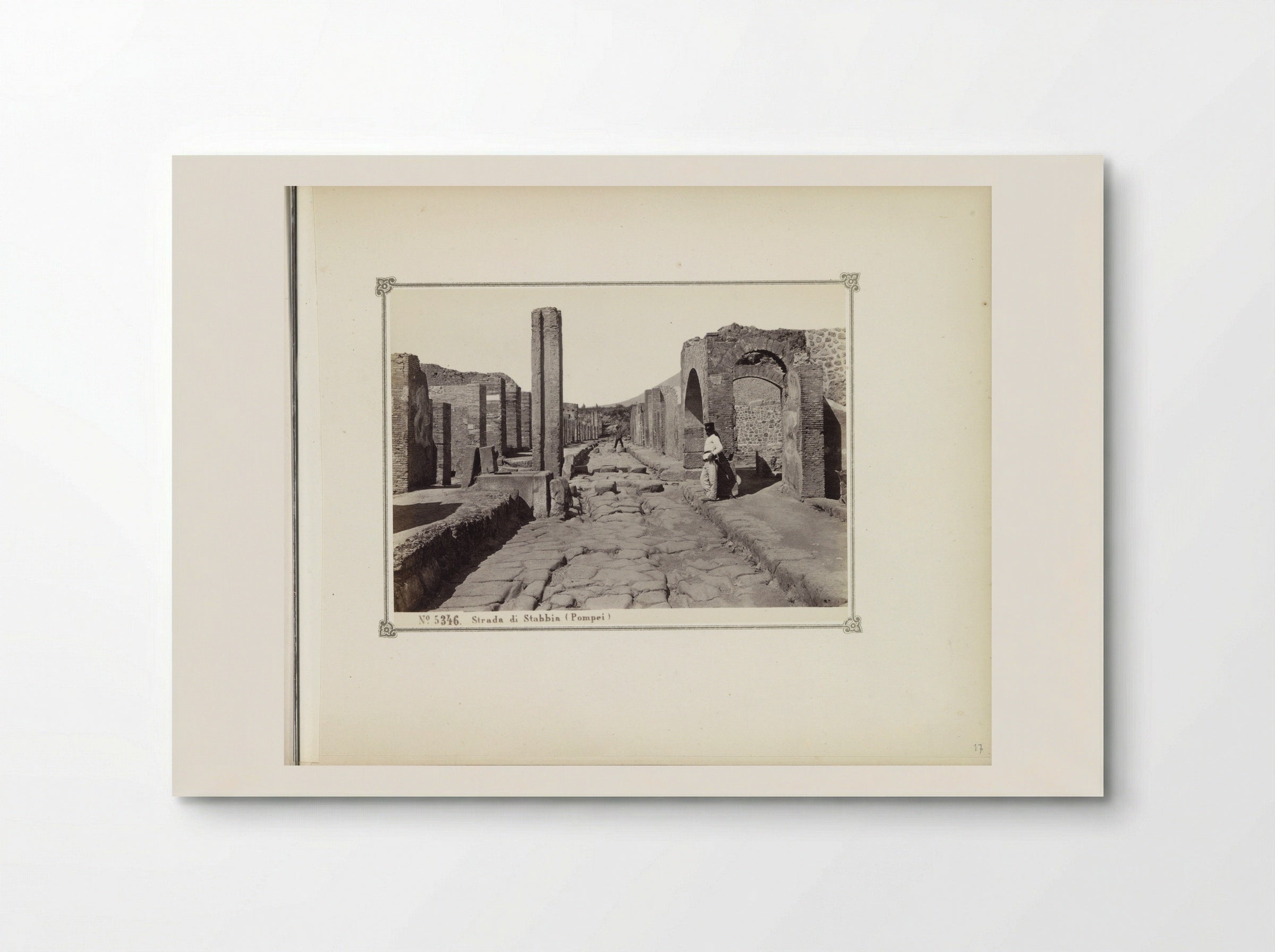 Restanten van gebouwen aan de Strada di Stabia in Pompeï - Giorgio Sommer - Poster