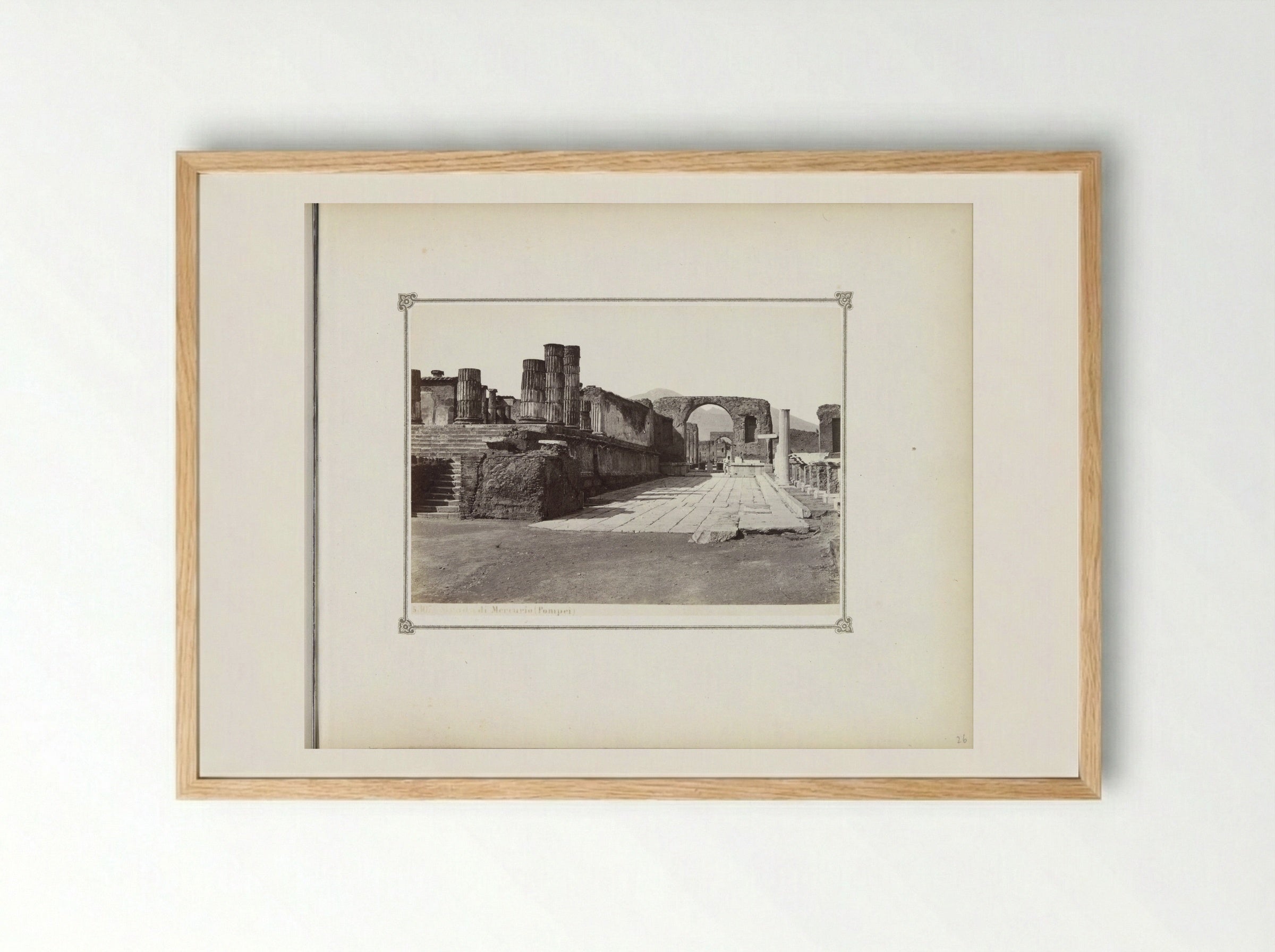Restanten van gebouwen aan de Via di Mercurio in Pompeï - Giorgio Sommer - Framed Print Wood