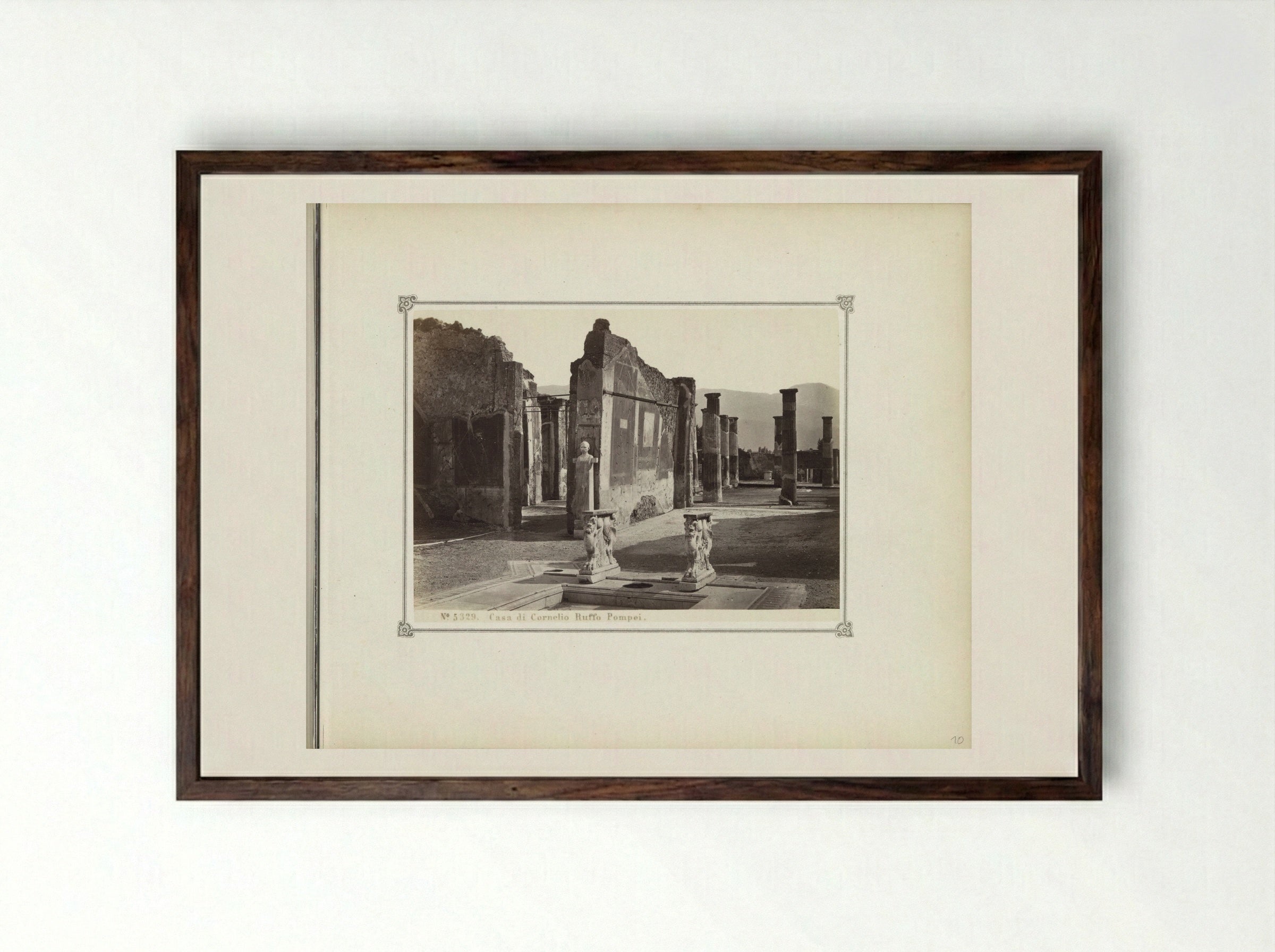 Restanten van het Casa di Cornelio Ruffo in Pompeï - Giorgio Sommer - Framed Print Dark Wood