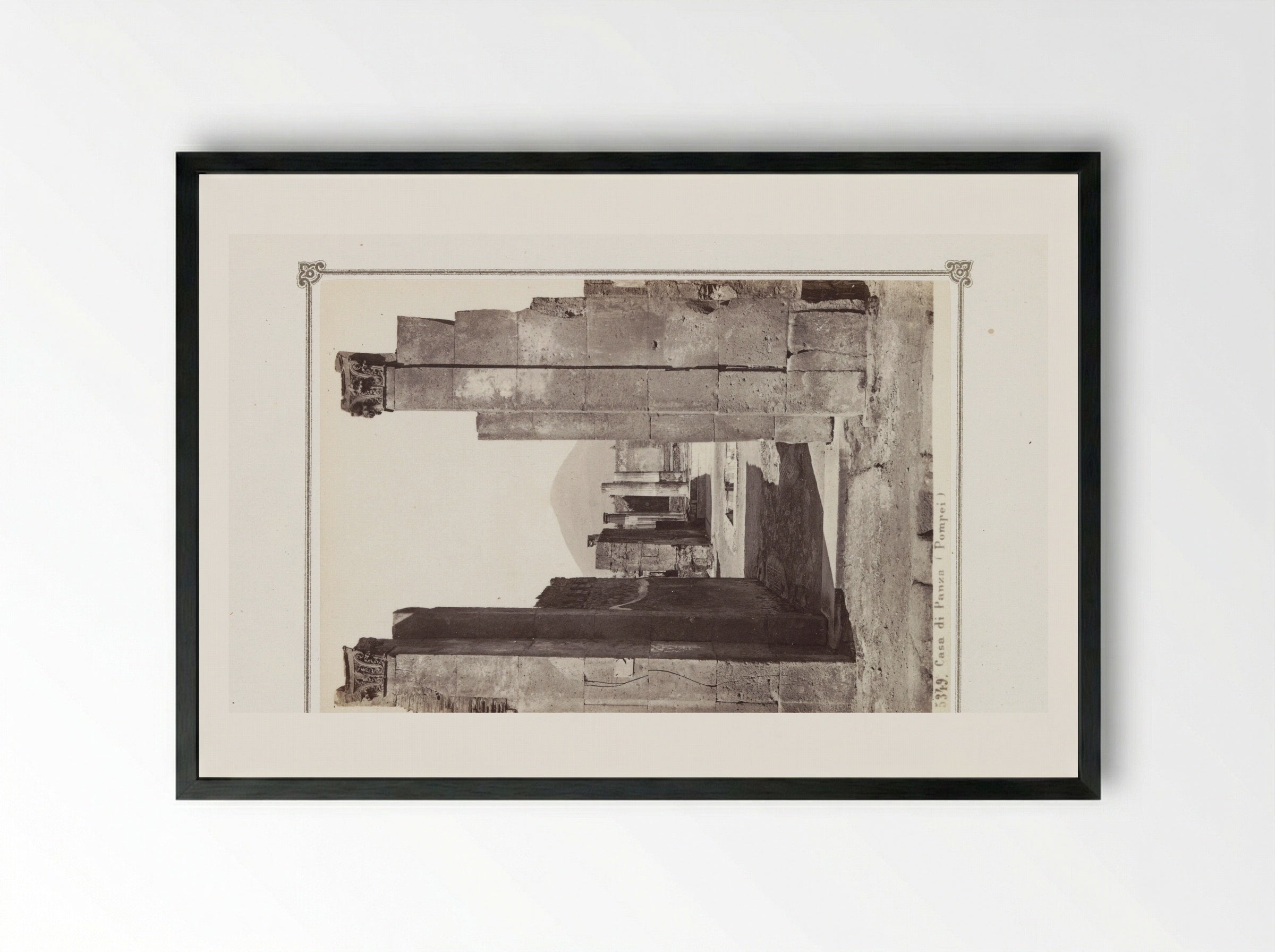 Restanten van het Huis van Panza in Pompeï - Giorgio Sommer - Framed Print Black