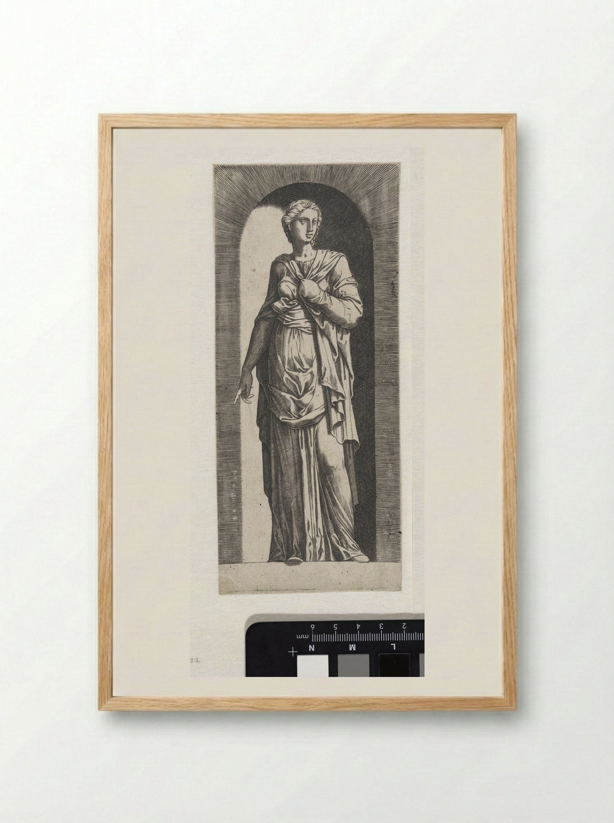 Sibille wijzend met haar rechterhand - Lambertus Suavius - Framed Print Wood