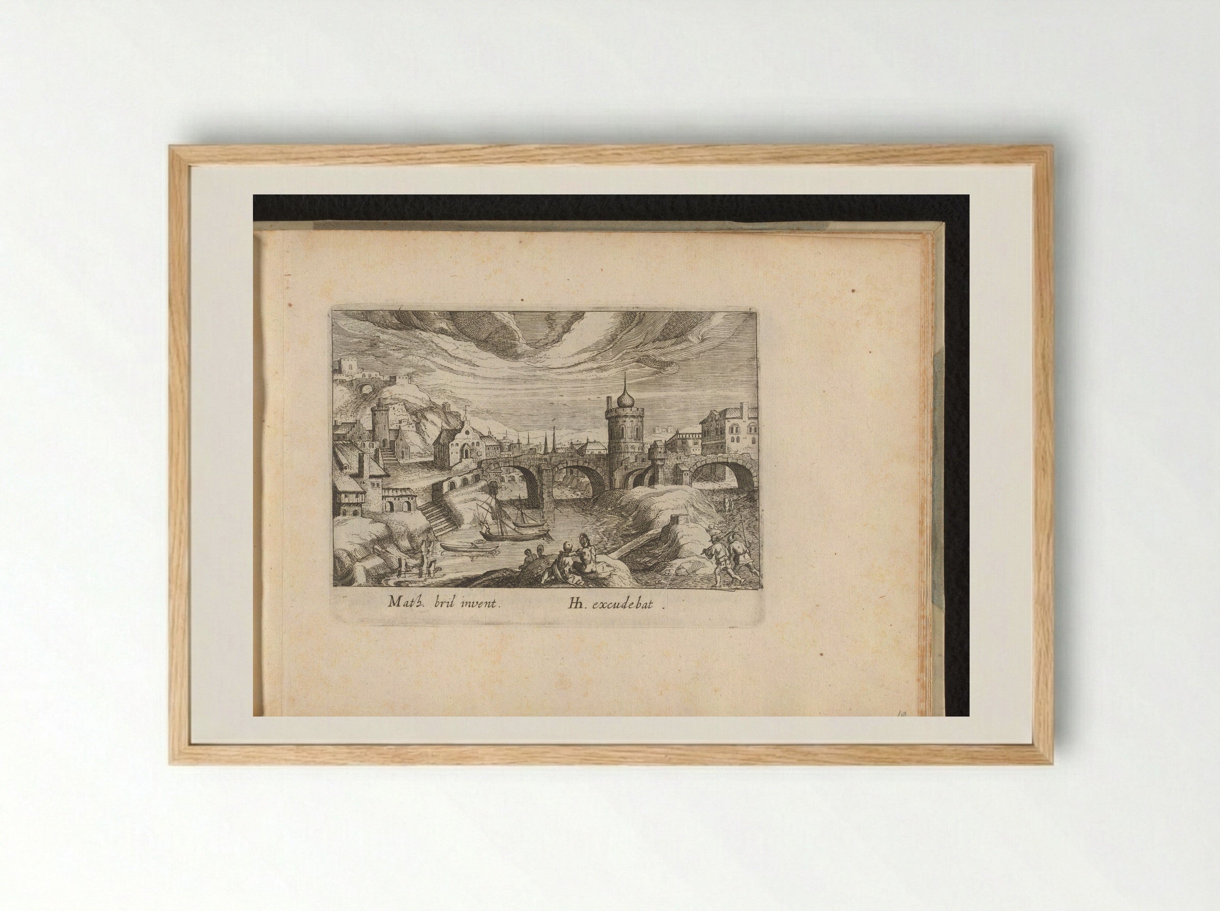 Stadsgezicht met brug en toren - Simon Frisius - Framed Print Wood