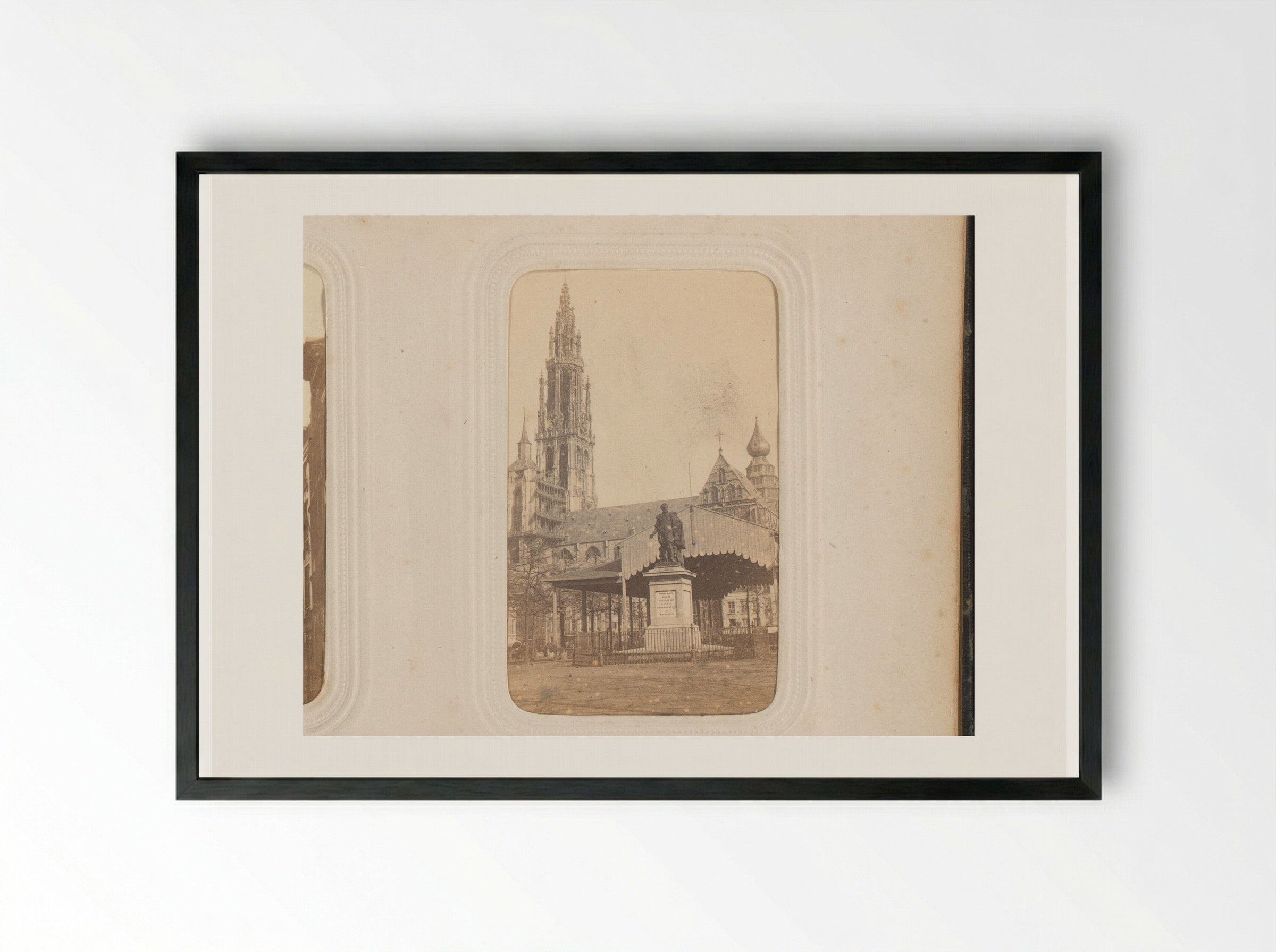 Standbeeld van Rubens te Antwerpen met op de achtergrond de Onze-Lieve-Vrouwenkathedraal - Adolphe Braun & Cie. - Framed Print Black