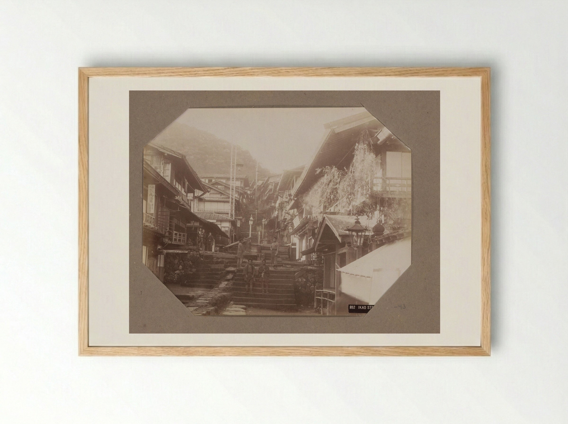 Straat in Ikaho, Japan - Kusakabe Kimbei - Framed Print Wood