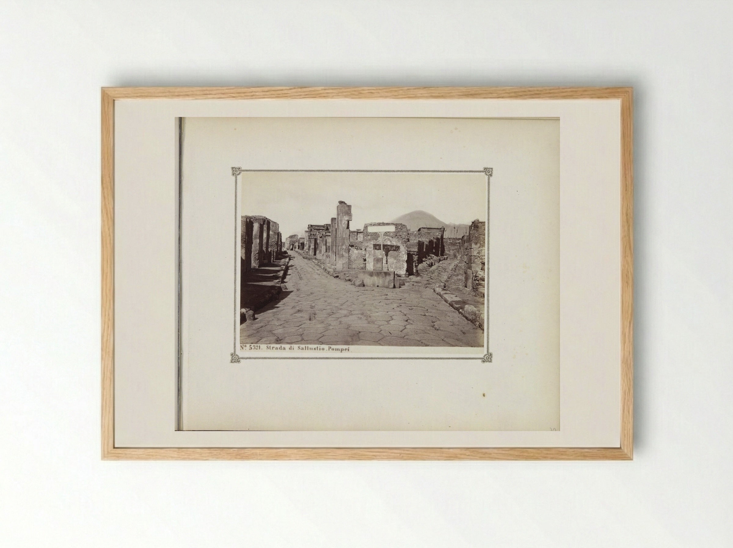 Strada di Sallustio, Pompei - Giorgio Sommer - Framed Print Wood