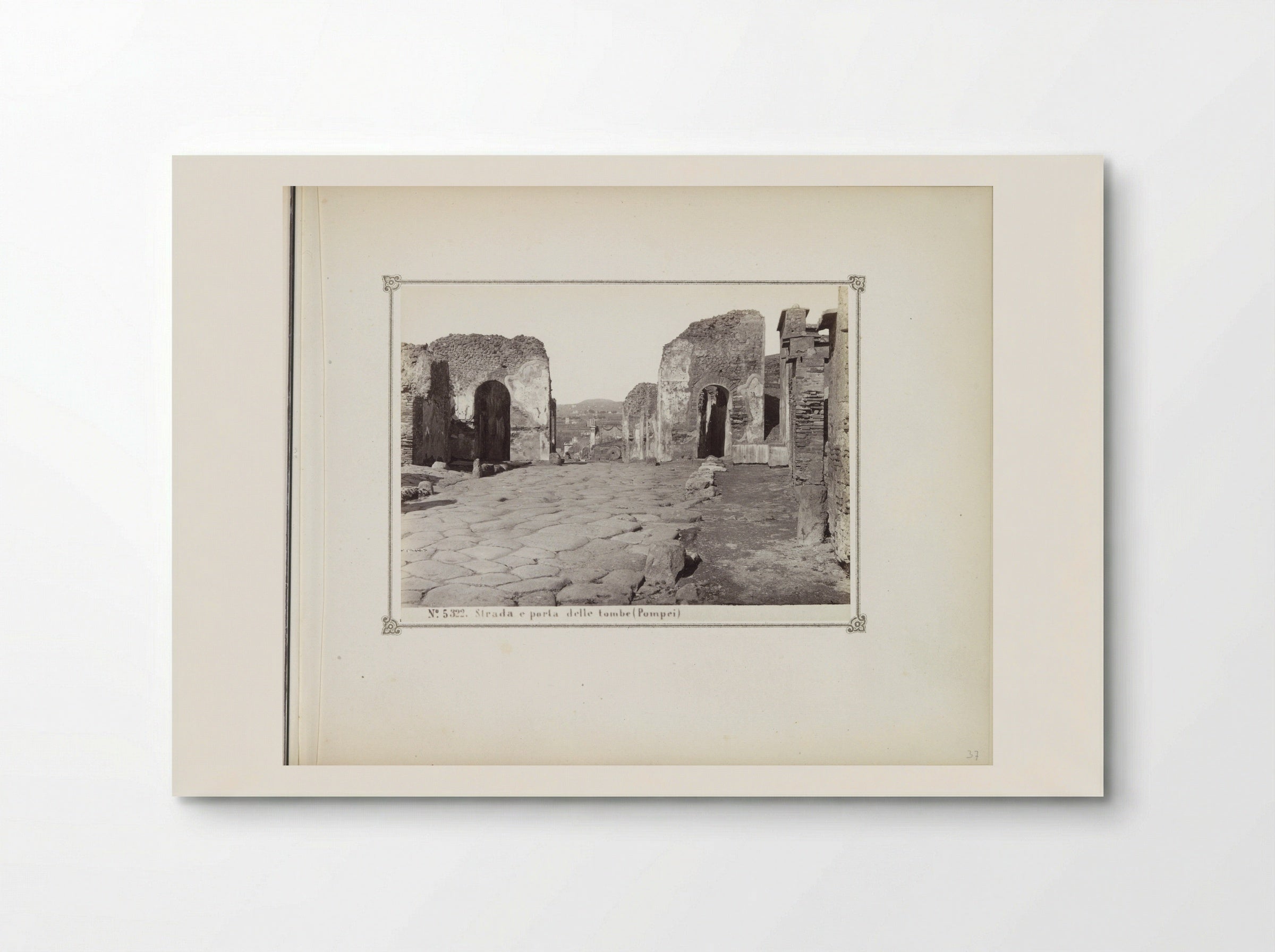 Strada e porta delle tombe (Pompei) - Giorgio Sommer - Poster