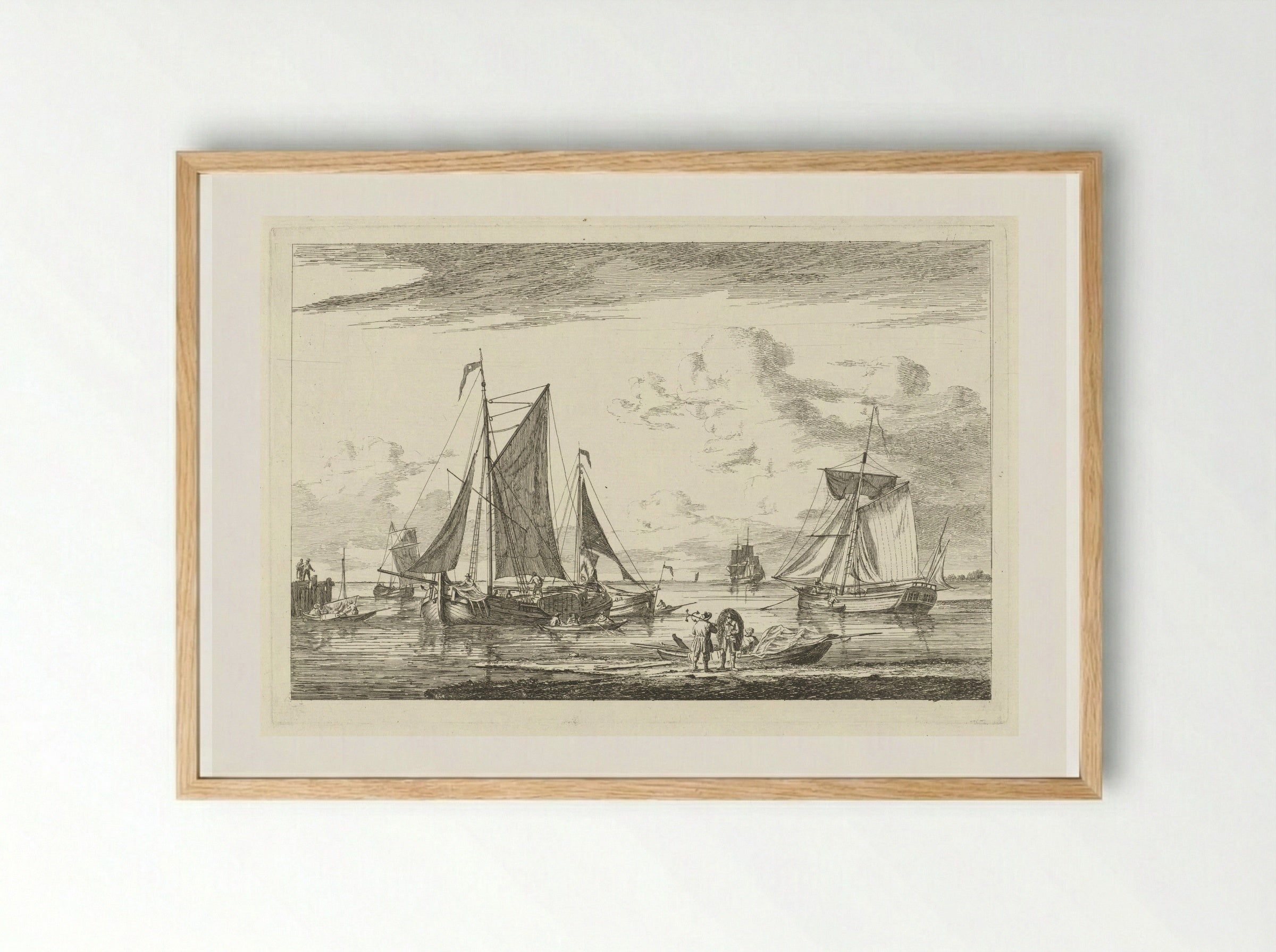 Strand en zee met diverse boten - Gerrit Groenewegen - Framed Print Wood