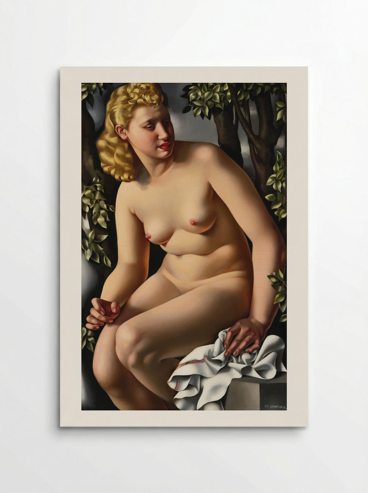 Suzanne Bathing - Tamara de Lempicka - Poster