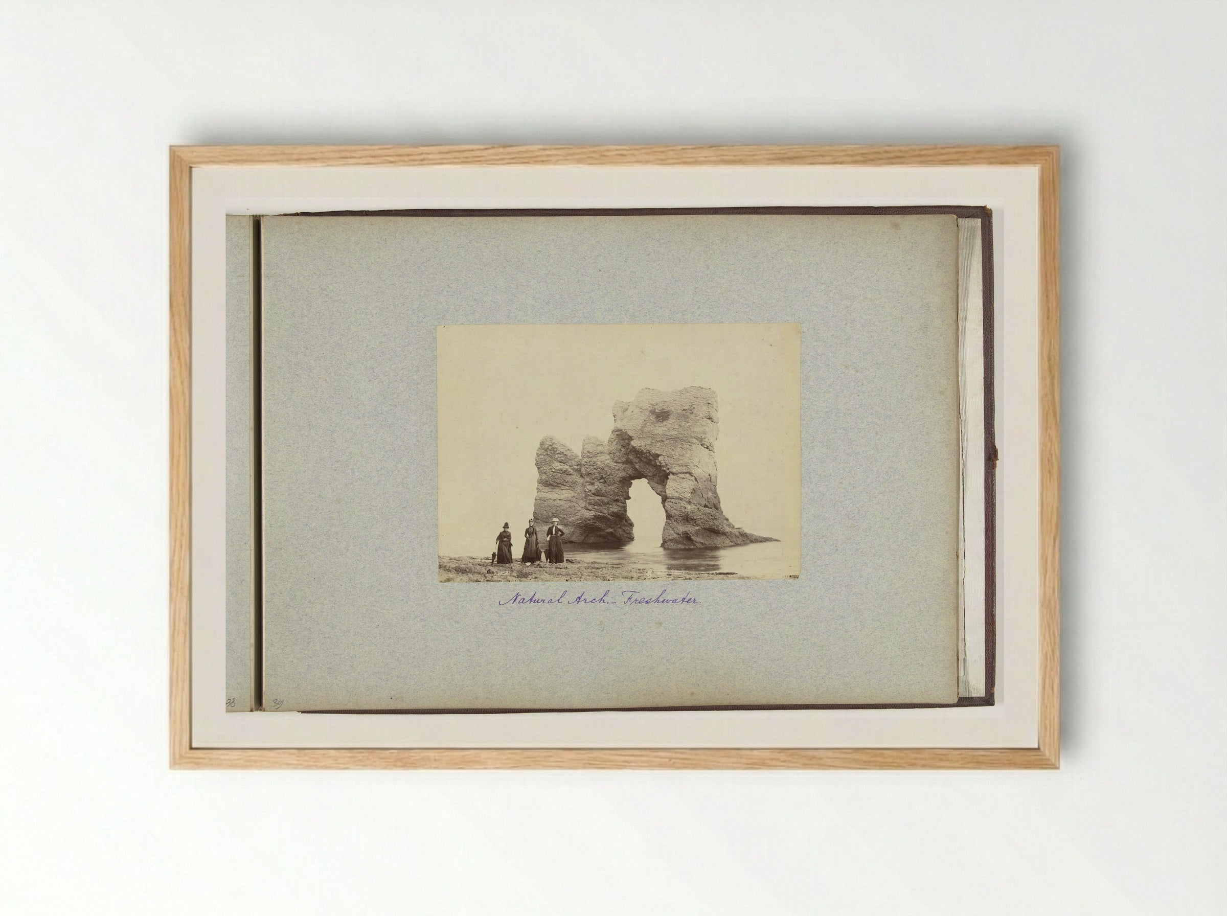 Three Women Before a Rock Arch at Freshwater Bay, Isle of Wight - Henry Pauw van Wieldrecht - Framed Print Wood