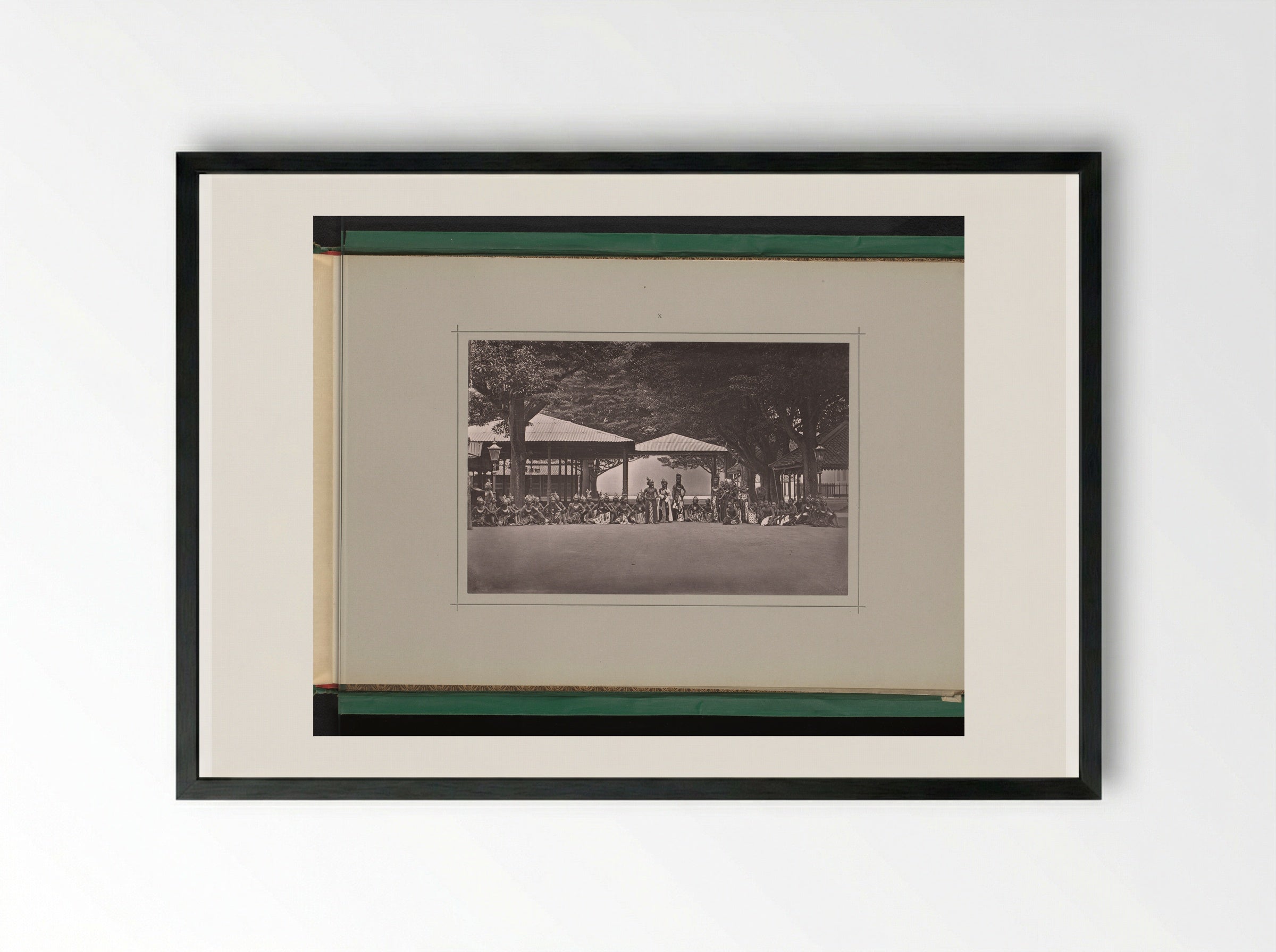 Toneelvoorstelling over Praboe Soejoedana, in de Kraton Ngayogyakarta Hadiningrat - Kassian Céphas - Framed Print Black