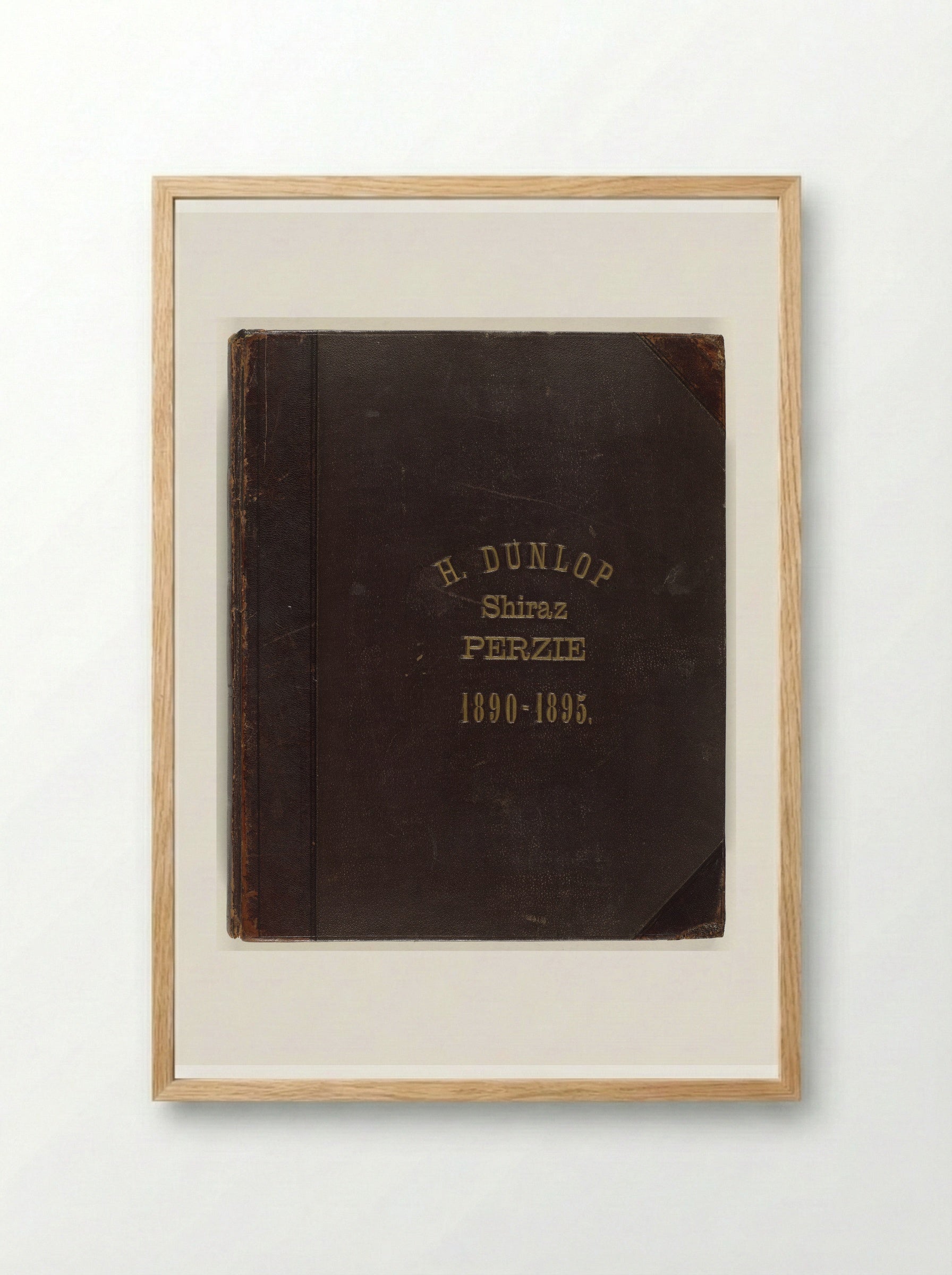 Travel Album of H. Dunlop (Cover) - Diverse Vervaardigers - Framed Print Wood