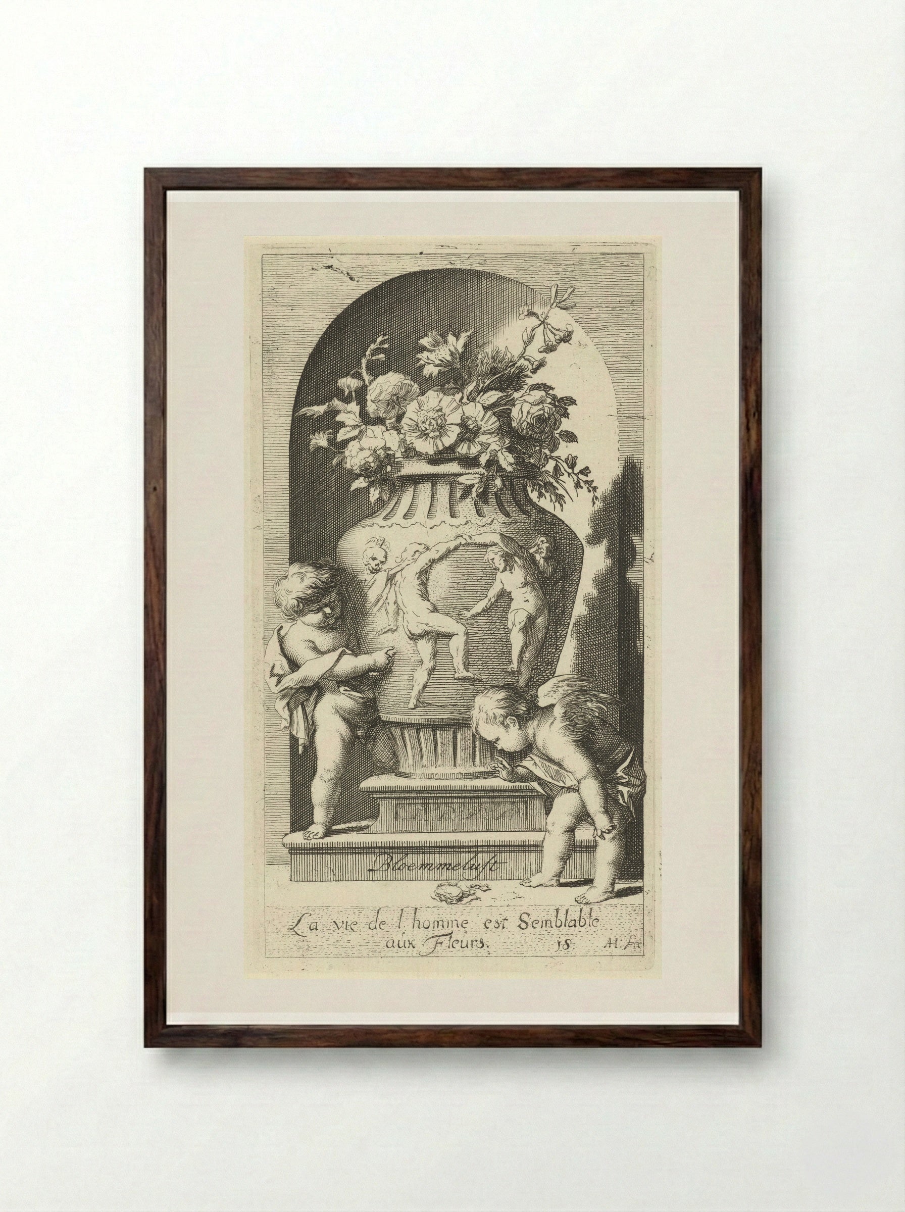 Twee putti bij een vaas met bloemen - Leonard Schenk - Framed Print Dark Wood