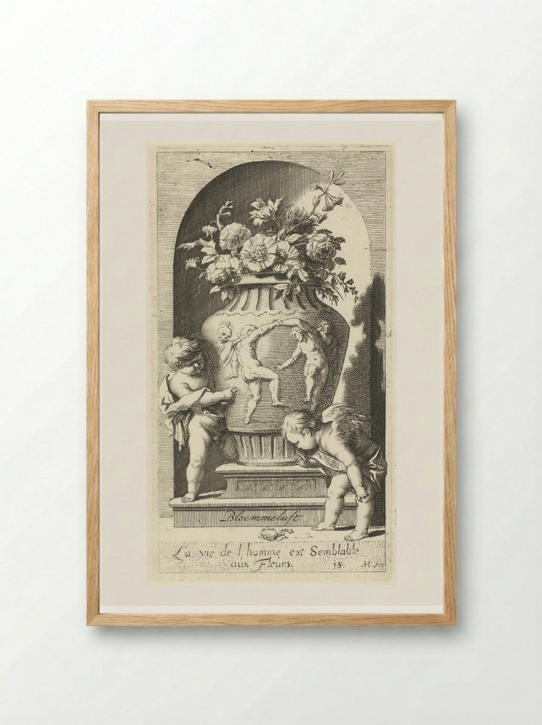 Twee putti bij een vaas met bloemen - Leonard Schenk - Framed Print Wood