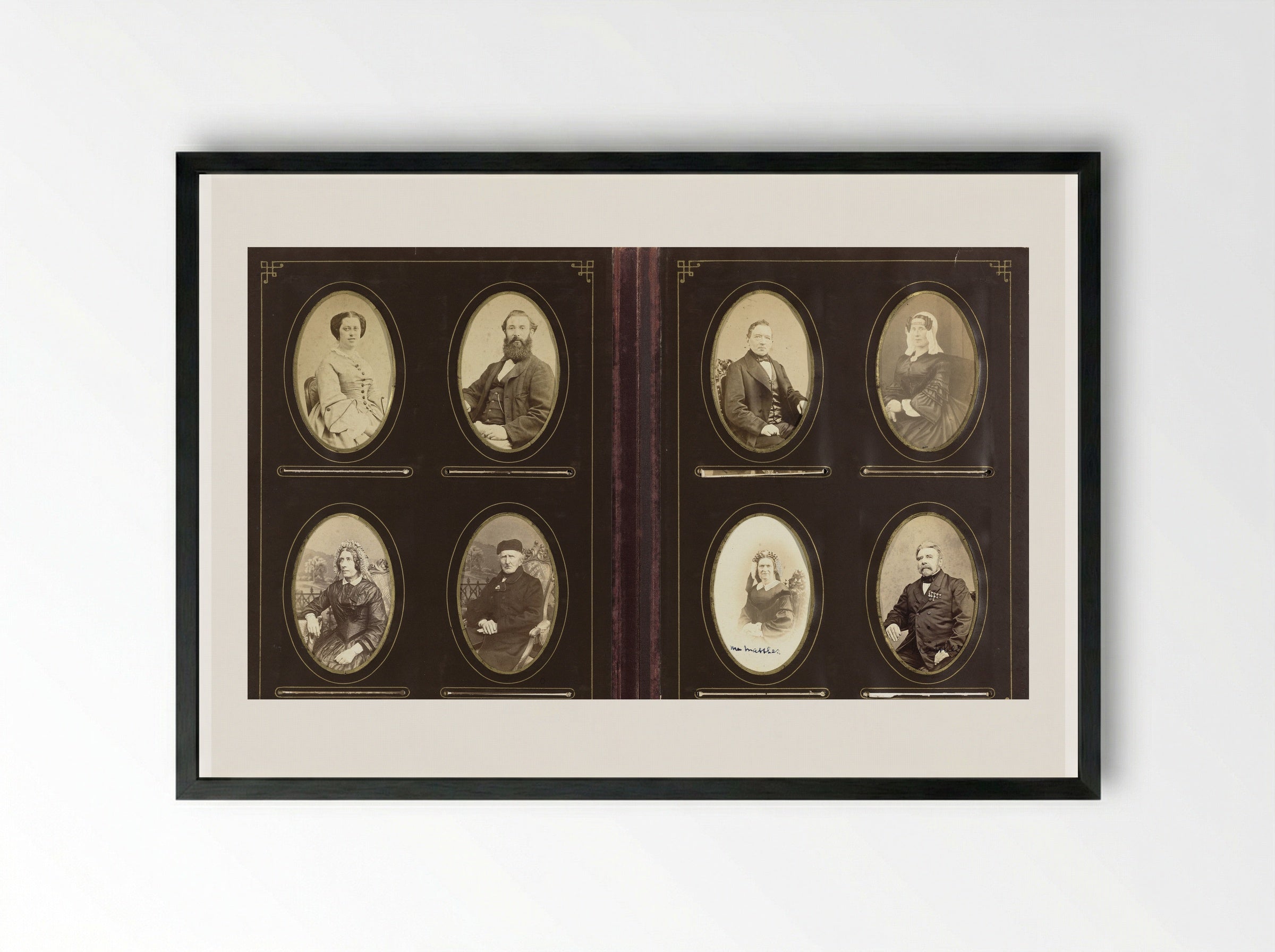Untitled (Family Portrait Album Page) - Diverse vervaardigers - Framed Print Black