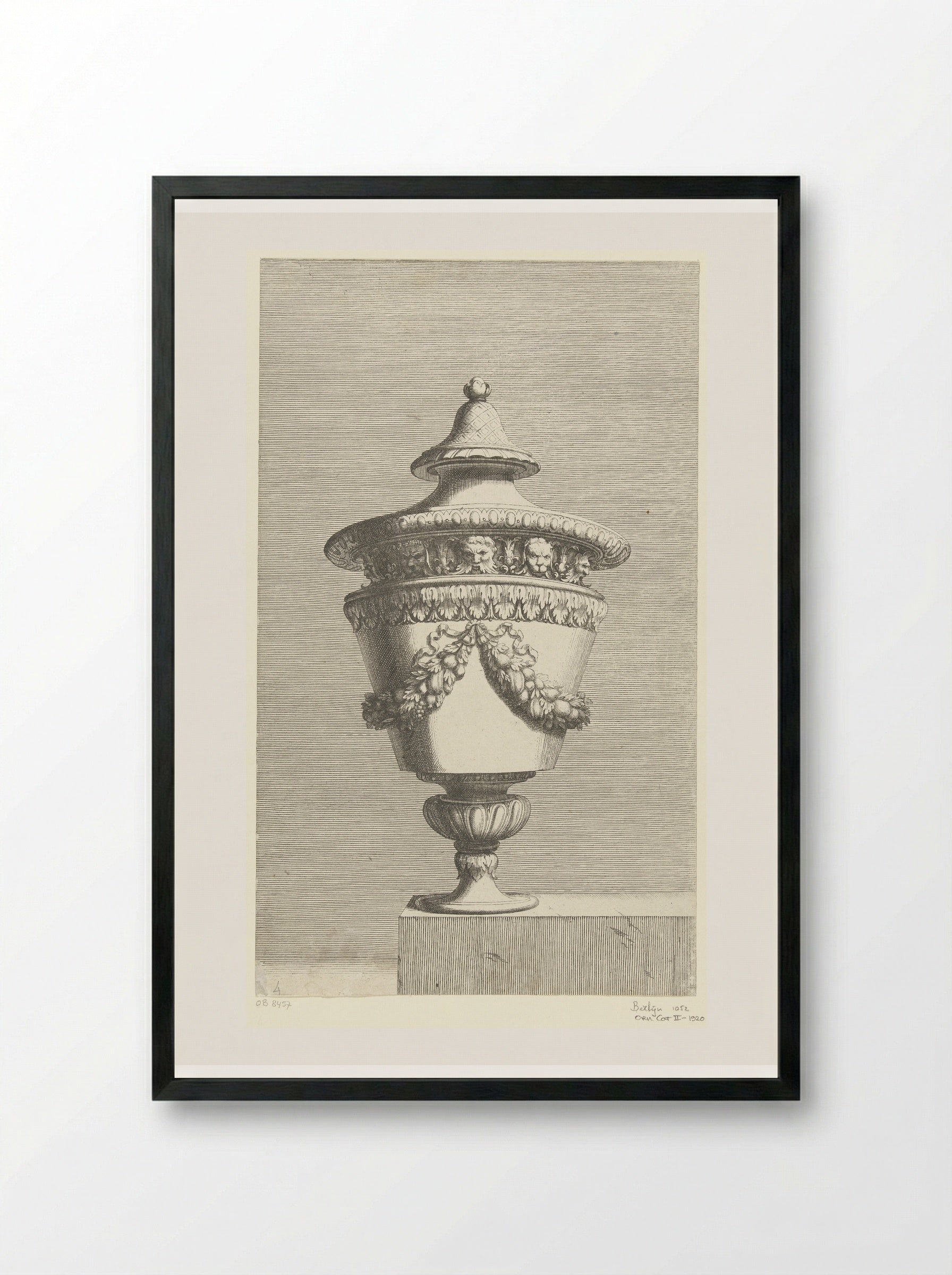 Vaas met deksel op een stuk steen - Gérard Audran - Framed Print Black