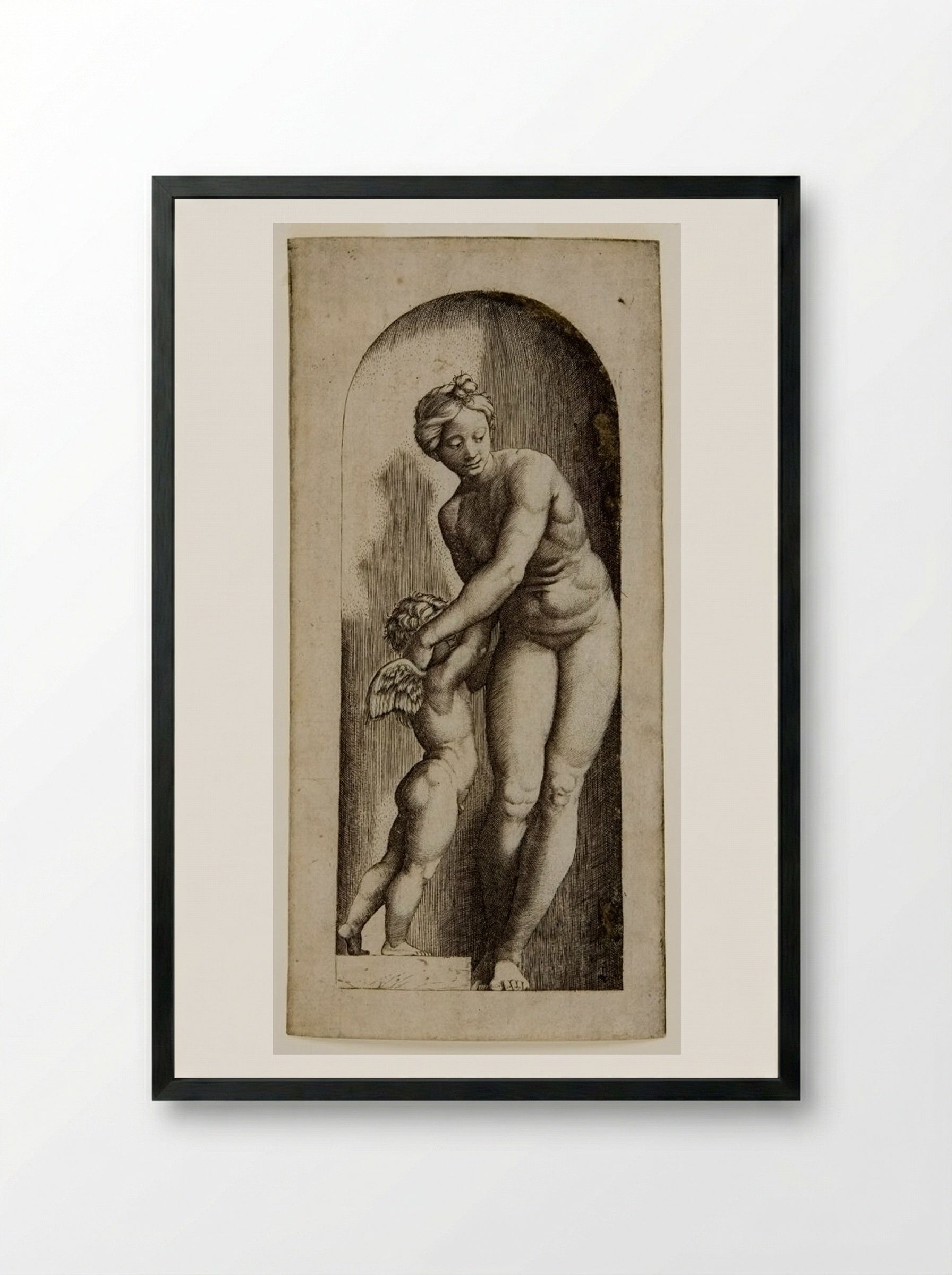Venus and Cupid in a Niche - Marcantonio Raimondi - Framed Print Black