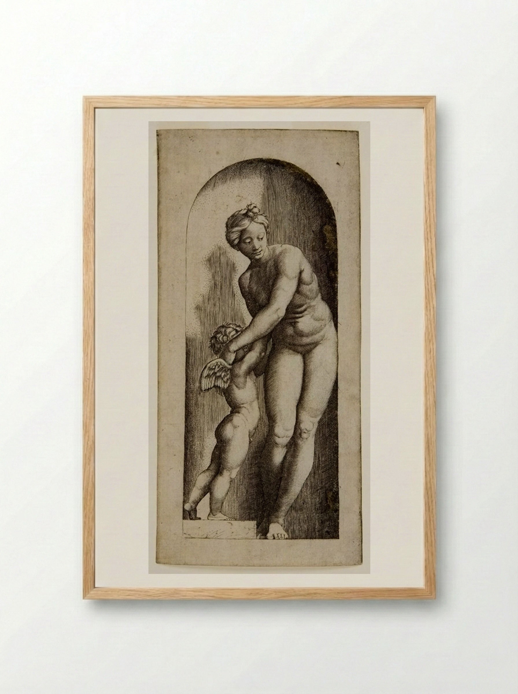 Venus and Cupid in a Niche - Marcantonio Raimondi - Framed Print Wood