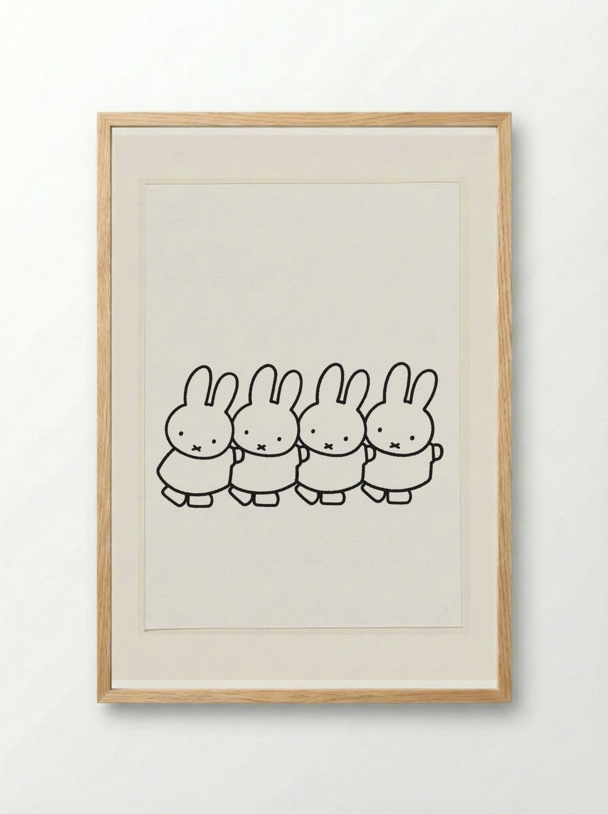 Vier konijnen die een treintje vormen - Dick Bruna - Framed Print Wood