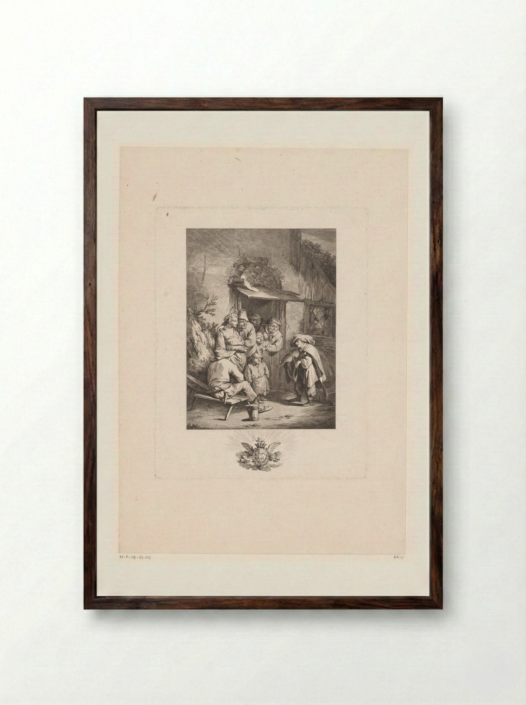 Vioolspelende muzikant voor een huis met luisterende figuren - Jacques-Philippe Le Bas - Framed Print Dark Wood