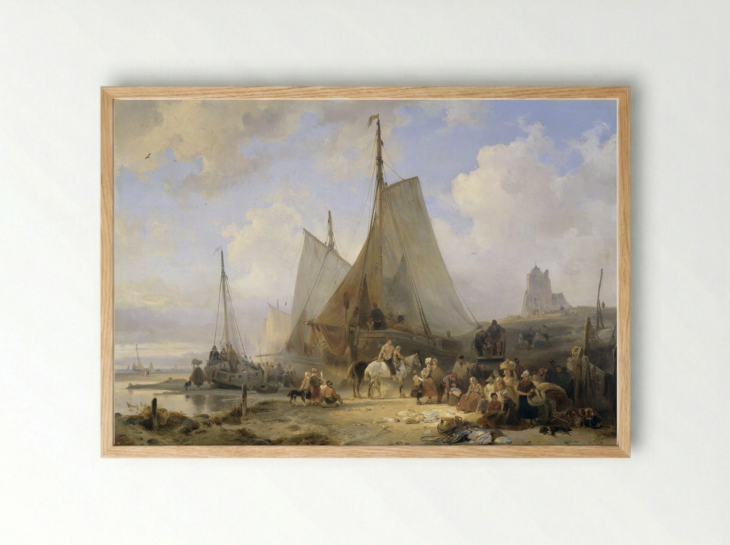 Vissersschepen op het strand met vissers en vrouwen die de vangst sorteren - Wijnand Nuijen - Framed Print Wood
