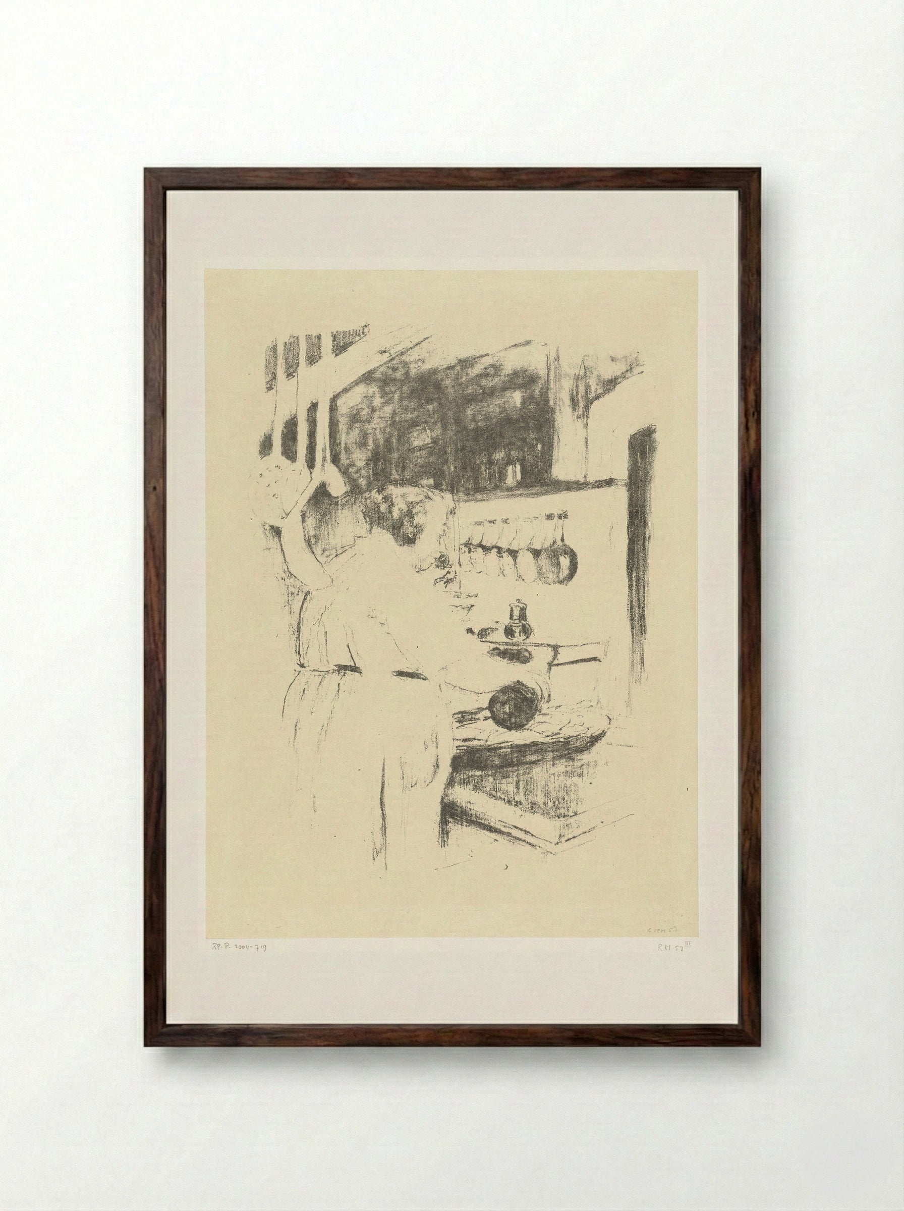 Vrouw bereidt maaltijd in keuken - Édouard Vuillard - Framed Print Dark Wood
