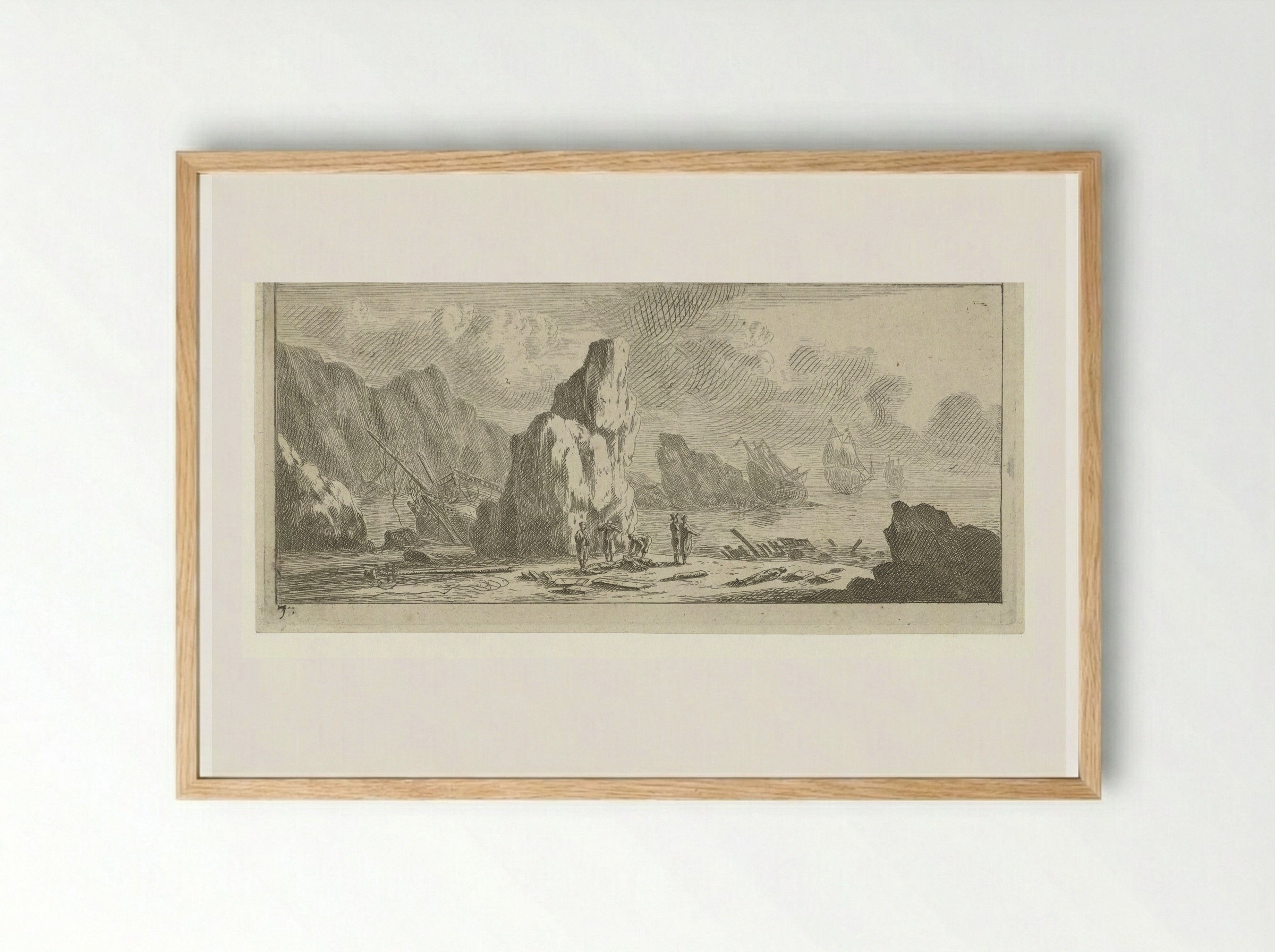 Zeegezicht met schipbreuk lijdende schepen - Reinier Nooms - Framed Print Wood