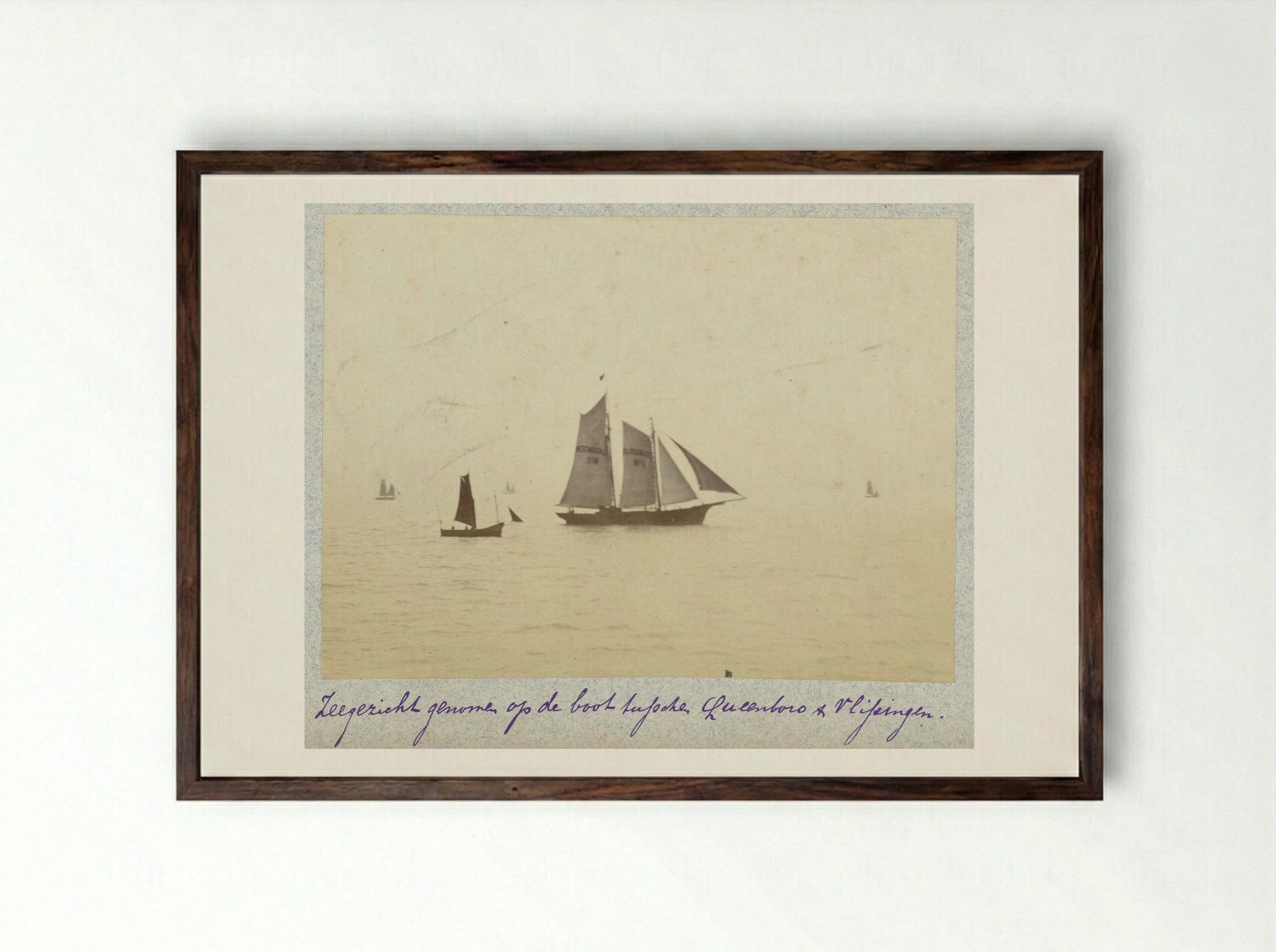 Zeegezicht met zeilschepen, genomen vanaf de boot tussen Queensborough en Vlissingen - Henry Pauw van Wieldrecht - Framed Print Dark Wood