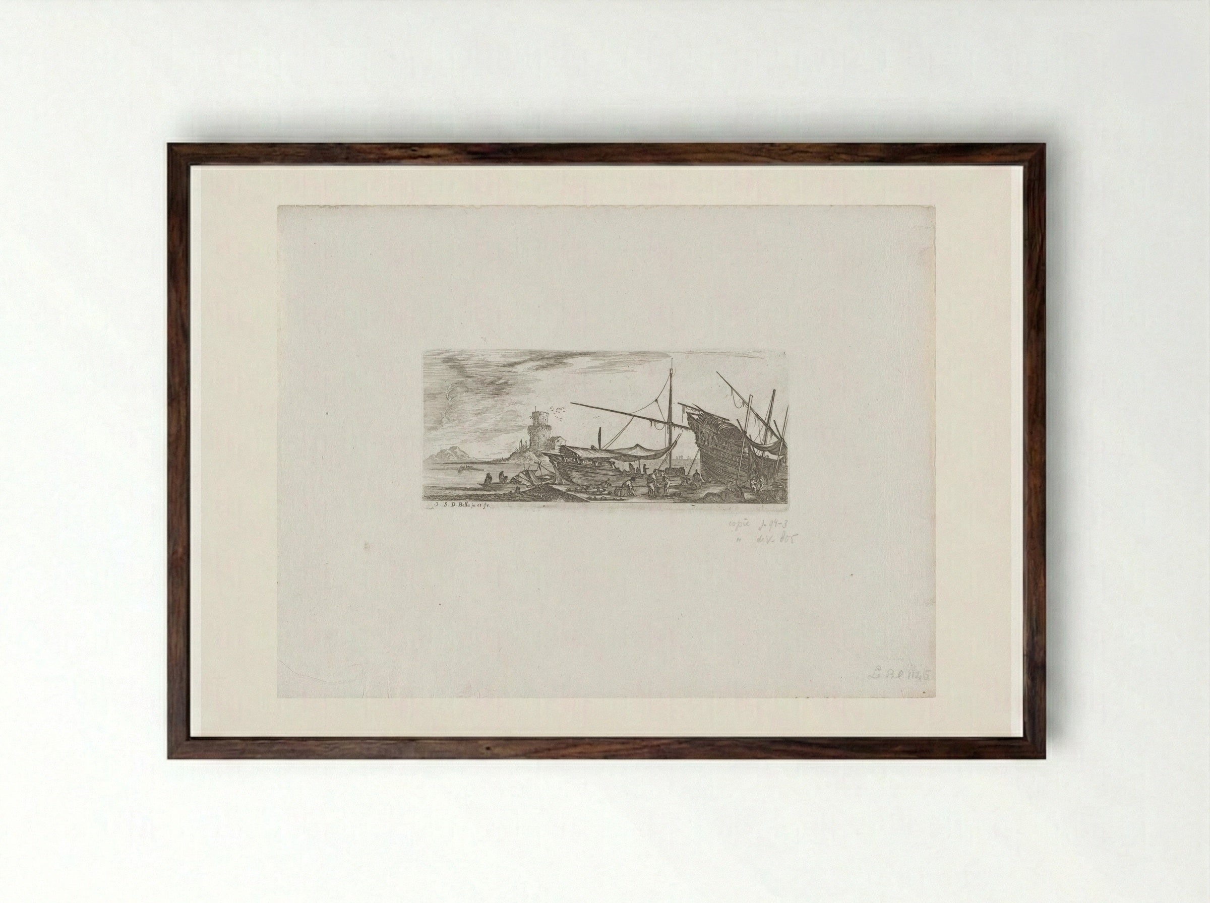 Zeehaven met drie schepen waaraan wordt gewerkt - Stefano della Bella - Framed Print Dark Wood