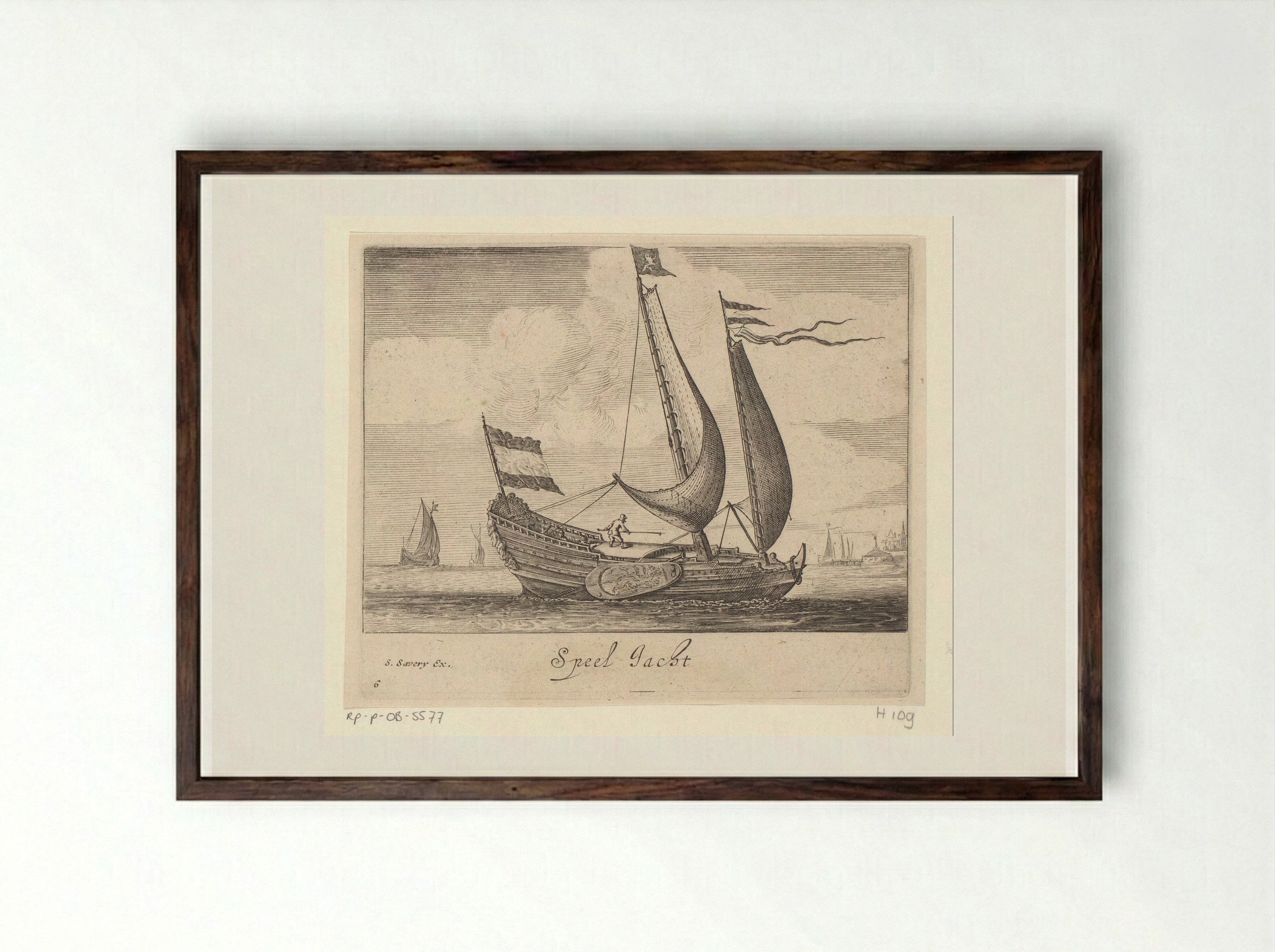 Zeilende tweemaster, van opzij gezien - Salomon Savery - Framed Print Dark Wood