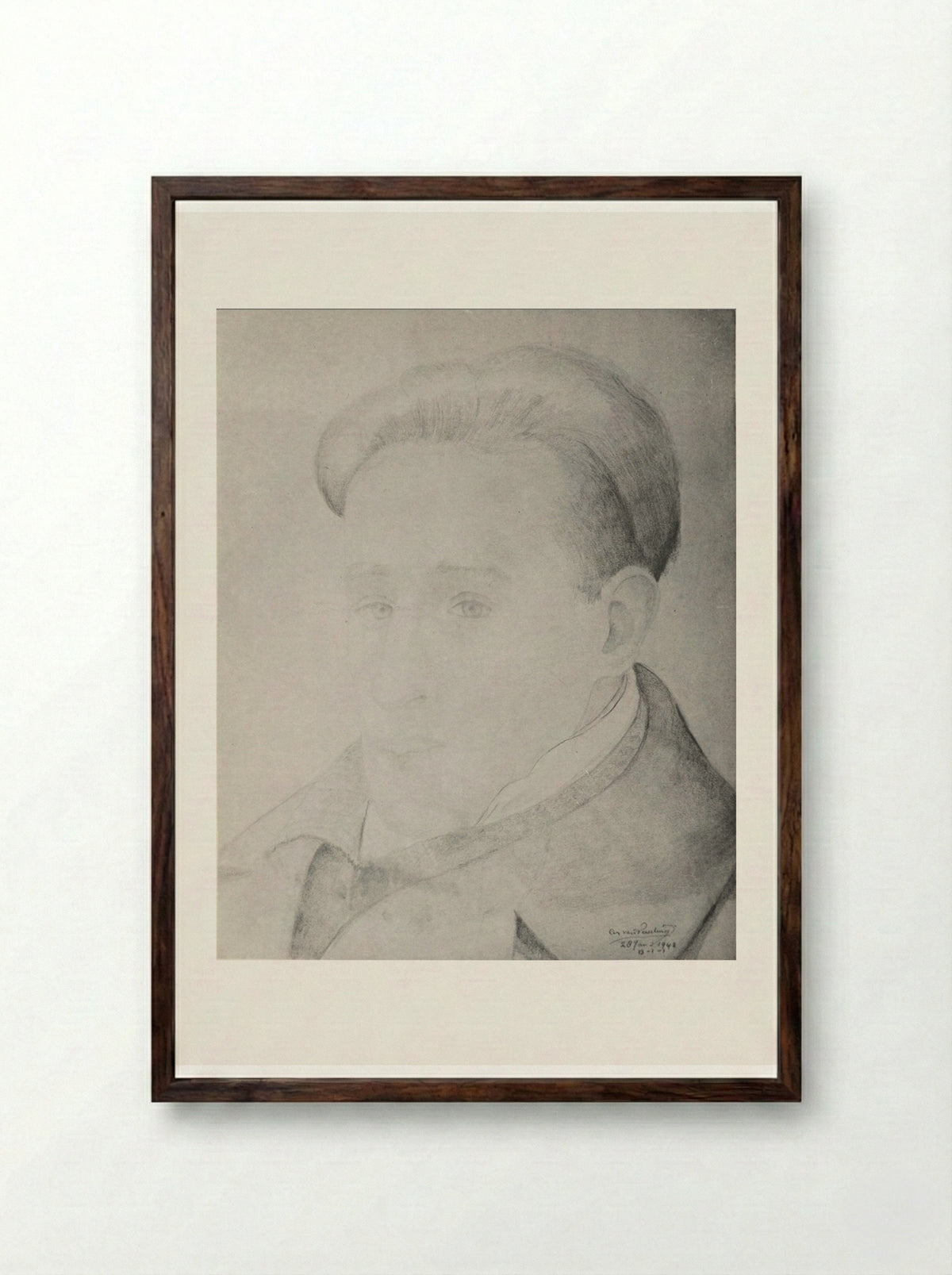 Zelfportret met zijn schetsboek in de dodencel: B-1-1, 10 januari - Cor van Teeseling - Framed Print Dark Wood