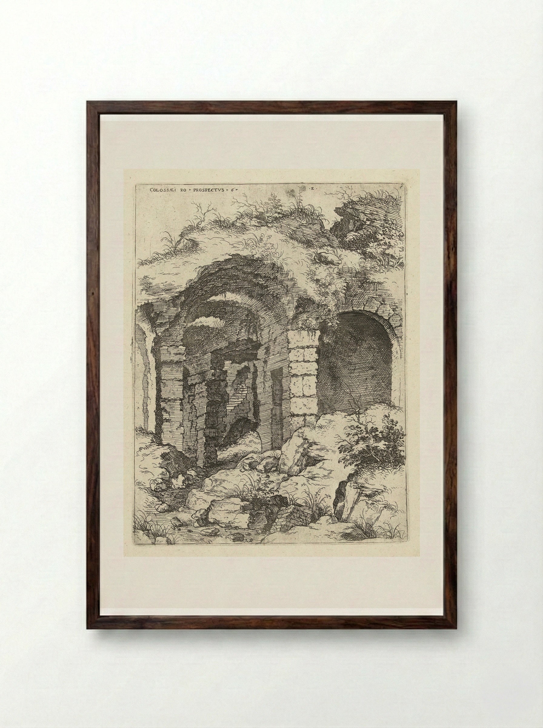 Zesde gezicht op het Colosseum te Rome - Hieronymus Cock - Framed Print Dark Wood