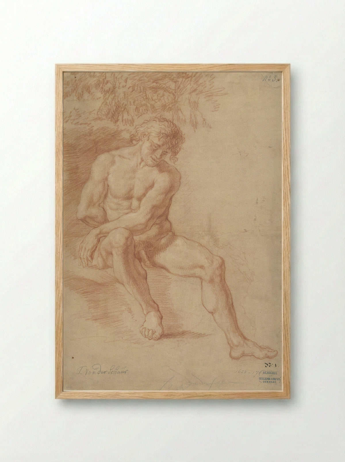 Zittend mannelijk naakt - Theodoor van der Schuer - Framed Print Wood