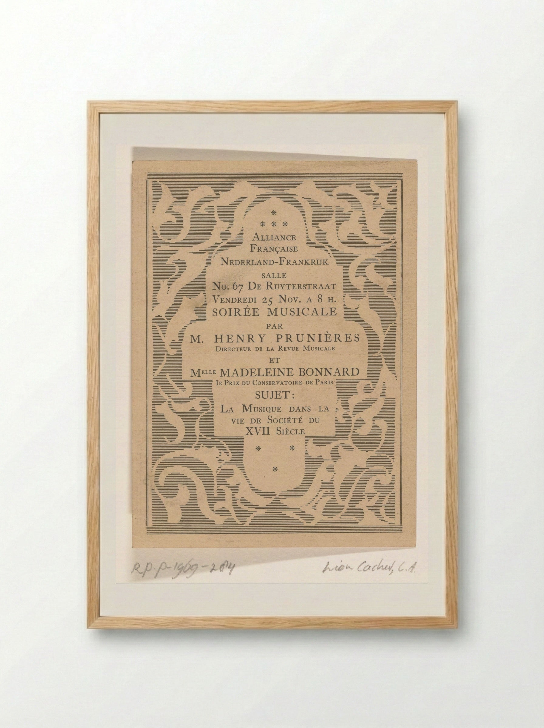 Aankondiging voor muziekavond van de Alliance Française - Carel Adolph Lion Cachet - Framed Print Wood
